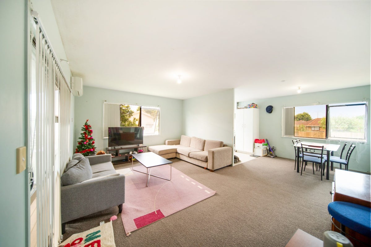 2/35 Trimdon Street, Randwick Park, Auckland - Carousel 2
