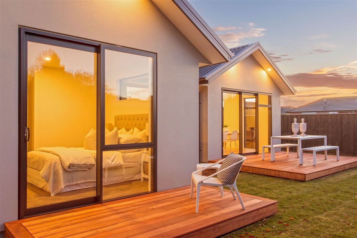 8 Rusbatch Lane, Belfast, Christchurch - Carousel 15