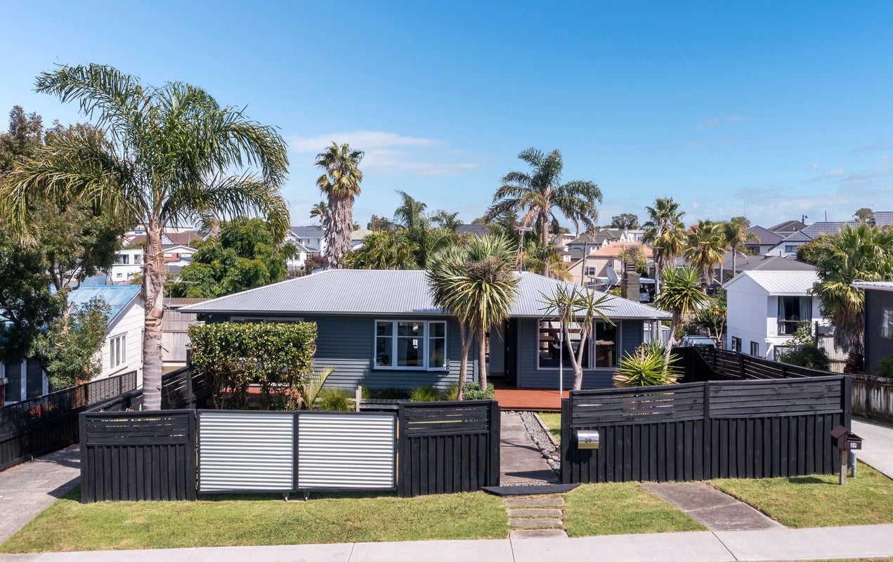 29 Howe Street, Howick, Auckland - Carousel 1