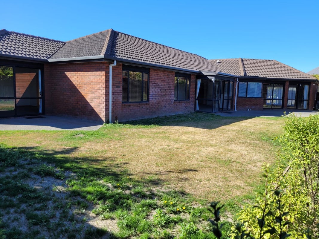 8 Abingdon Court, Avonhead, Christchurch - Carousel 2
