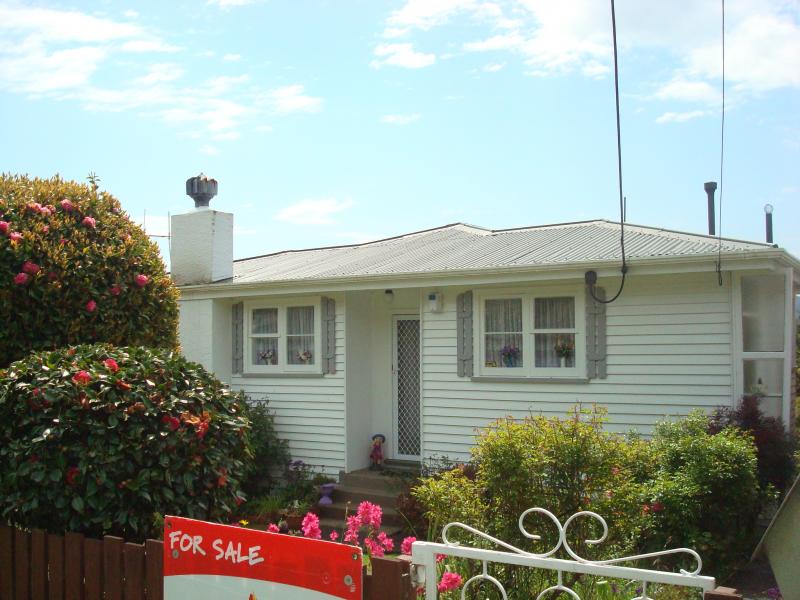 20 Fraser Street, Wainuiomata, Lower Hutt - Carousel 2