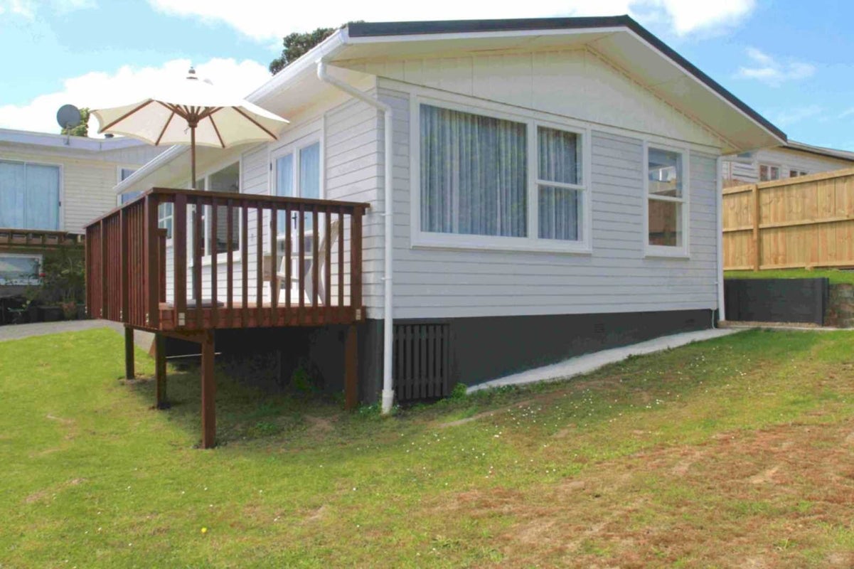 1/3 Flaxdale Street, Birkdale, Auckland - Carousel 2