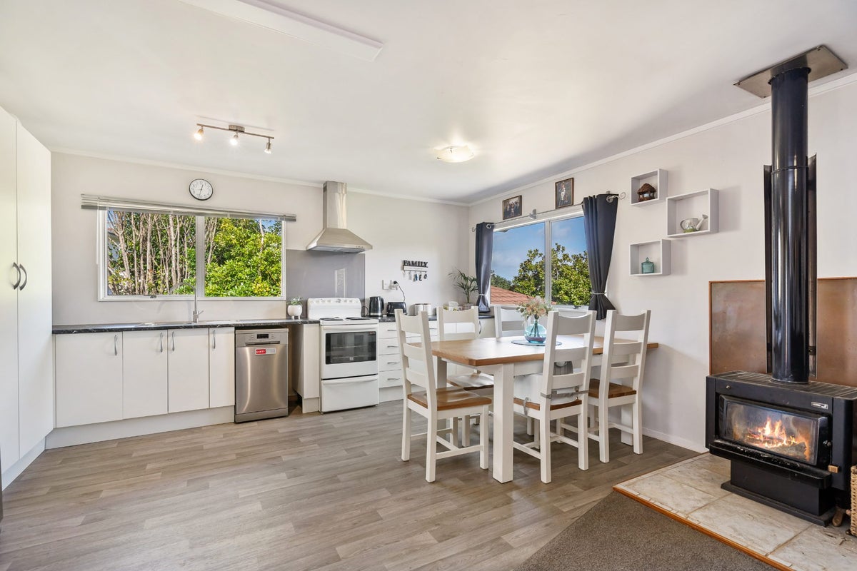 6B Glover Place, Onerahi, Whangarei - Carousel 1