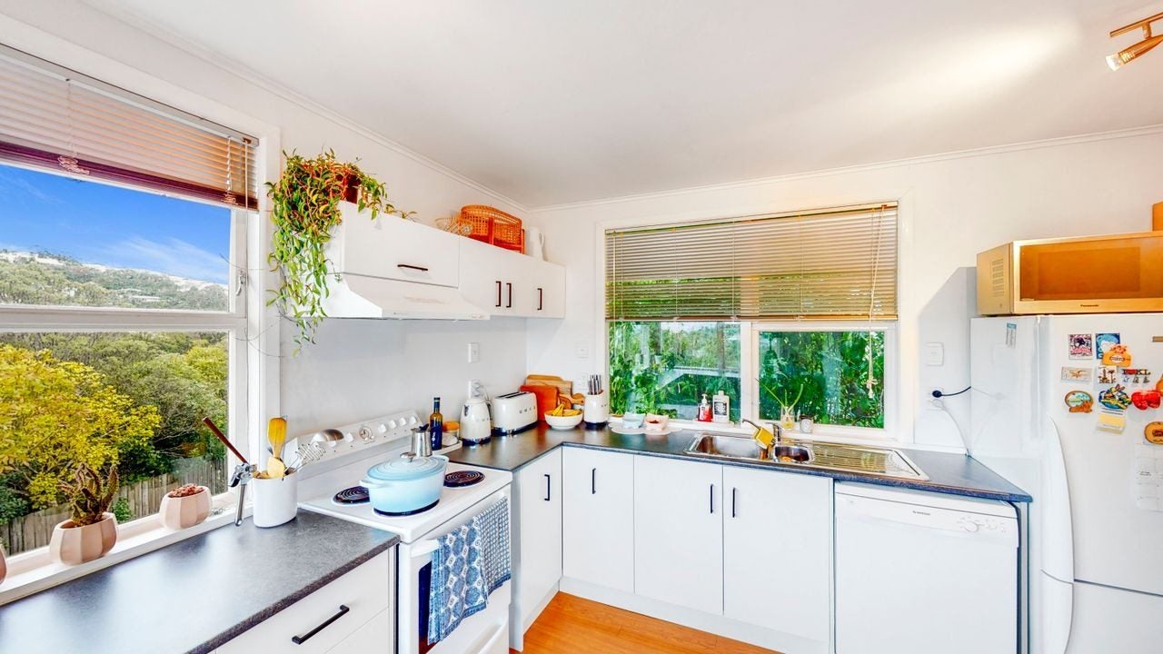 6 Westleigh Way, Newlands, Wellington - Carousel 1