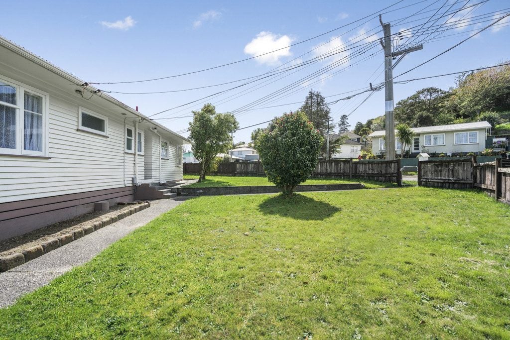 31 Thirlmere Street, Wainuiomata, Lower Hutt - Carousel 17