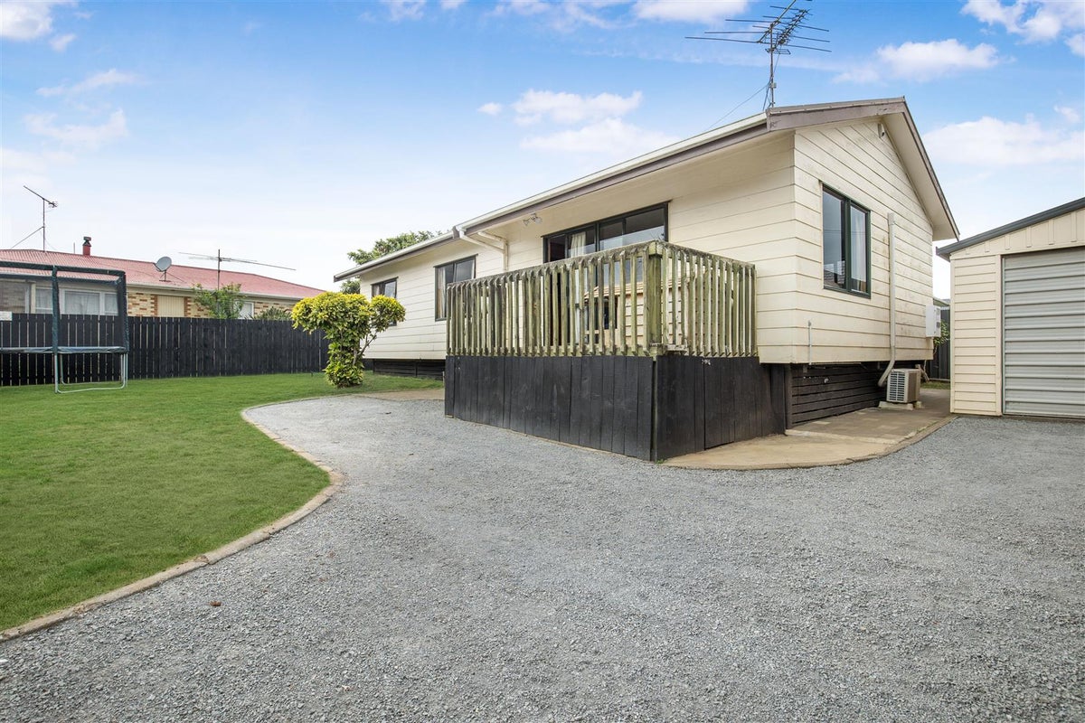 1 Edinburgh Street, Tuakau, Tuakau - Carousel 1