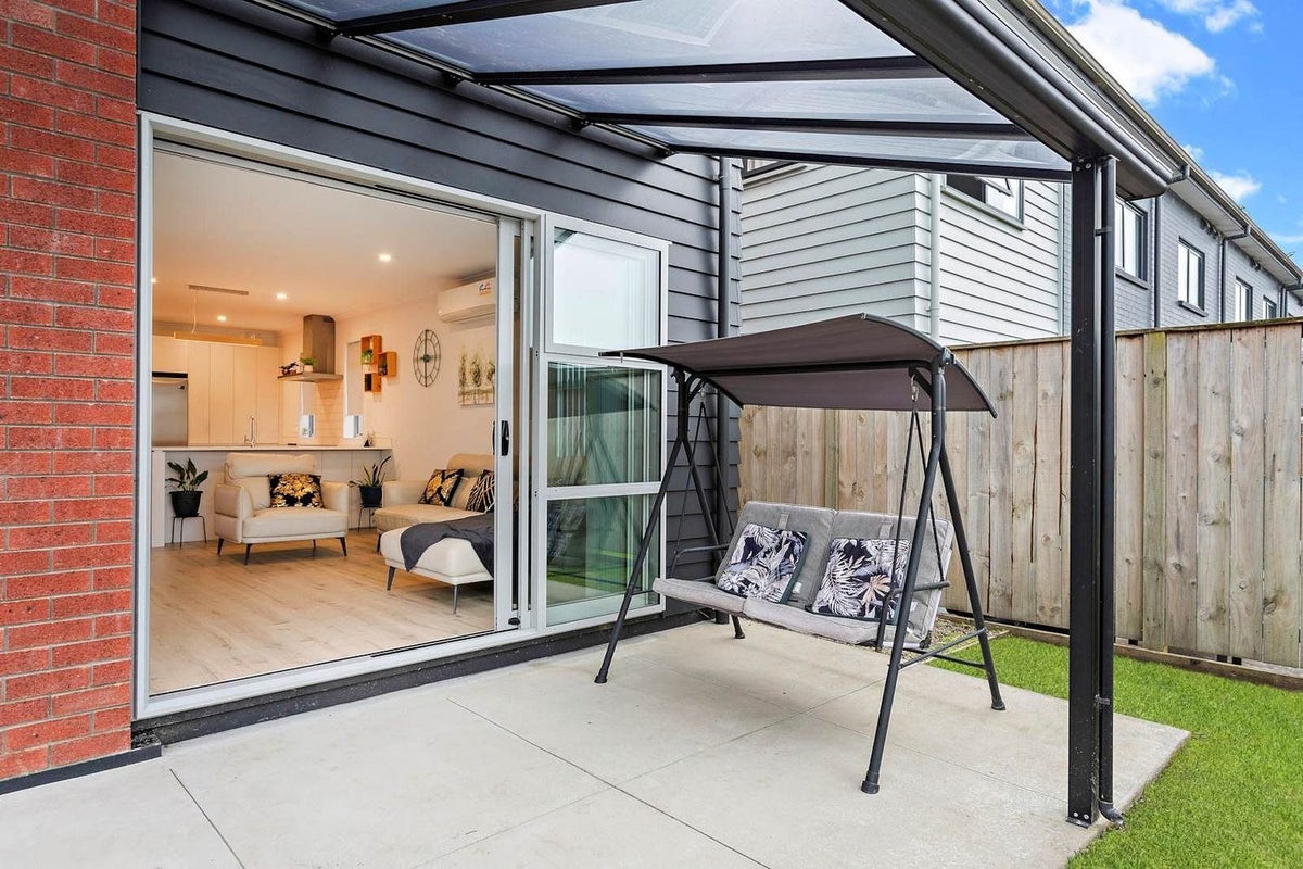 16 Gilbert Hall Way, Swanson, Auckland - Carousel 2