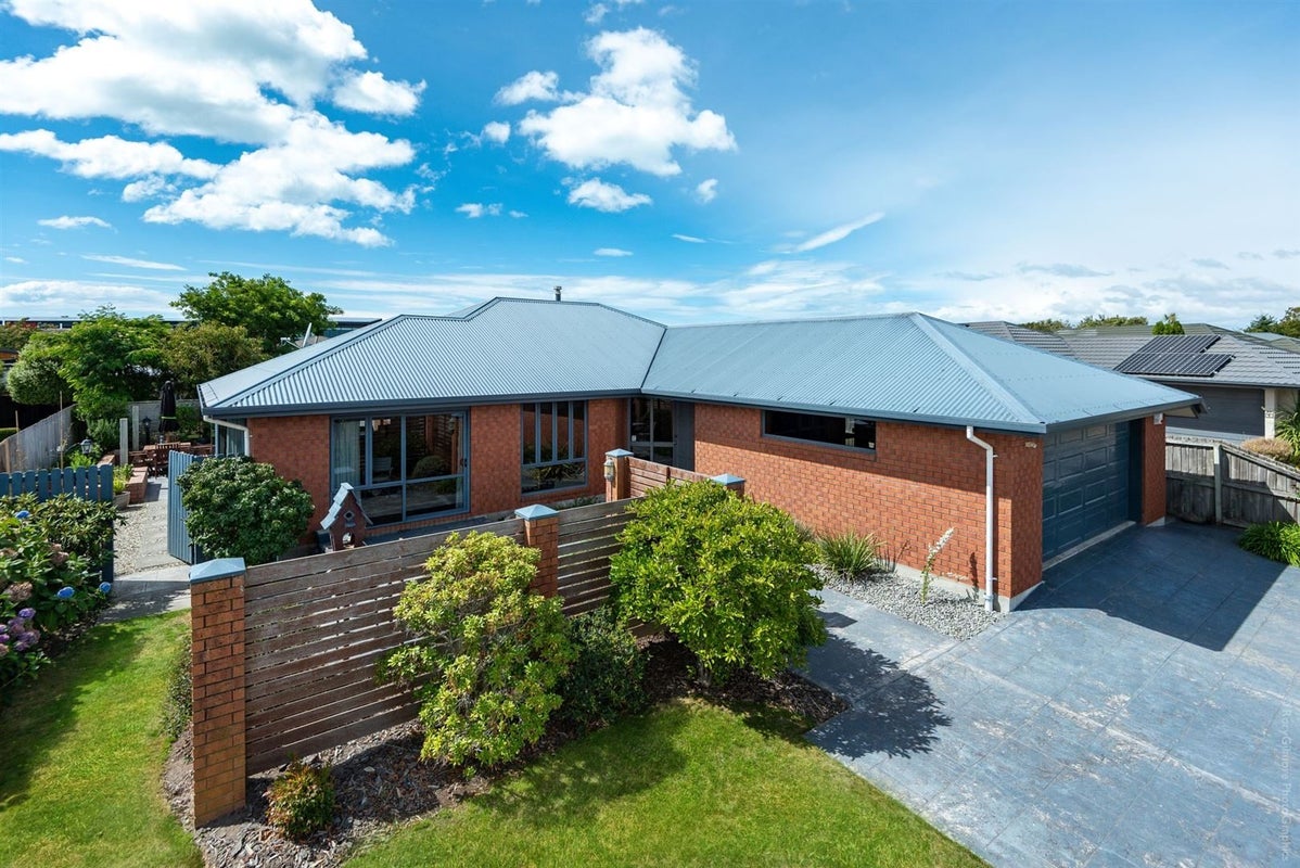 9 Blue Gum Place, New Brighton, Christchurch - Carousel 2