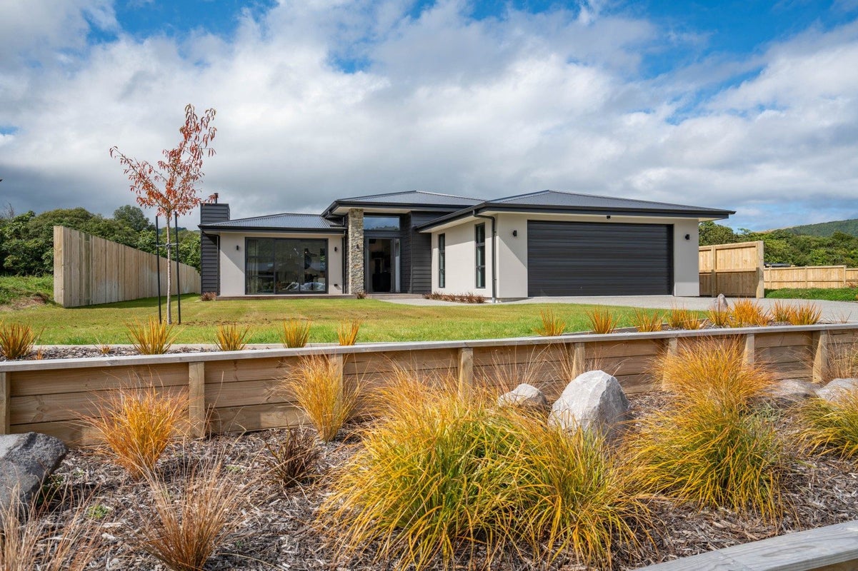 9 Seven Oaks Drive, Kinloch, Taupo - Carousel 1
