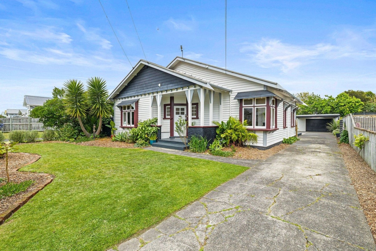 56 Jellicoe Street, Whanganui East, Whanganui - Carousel 1