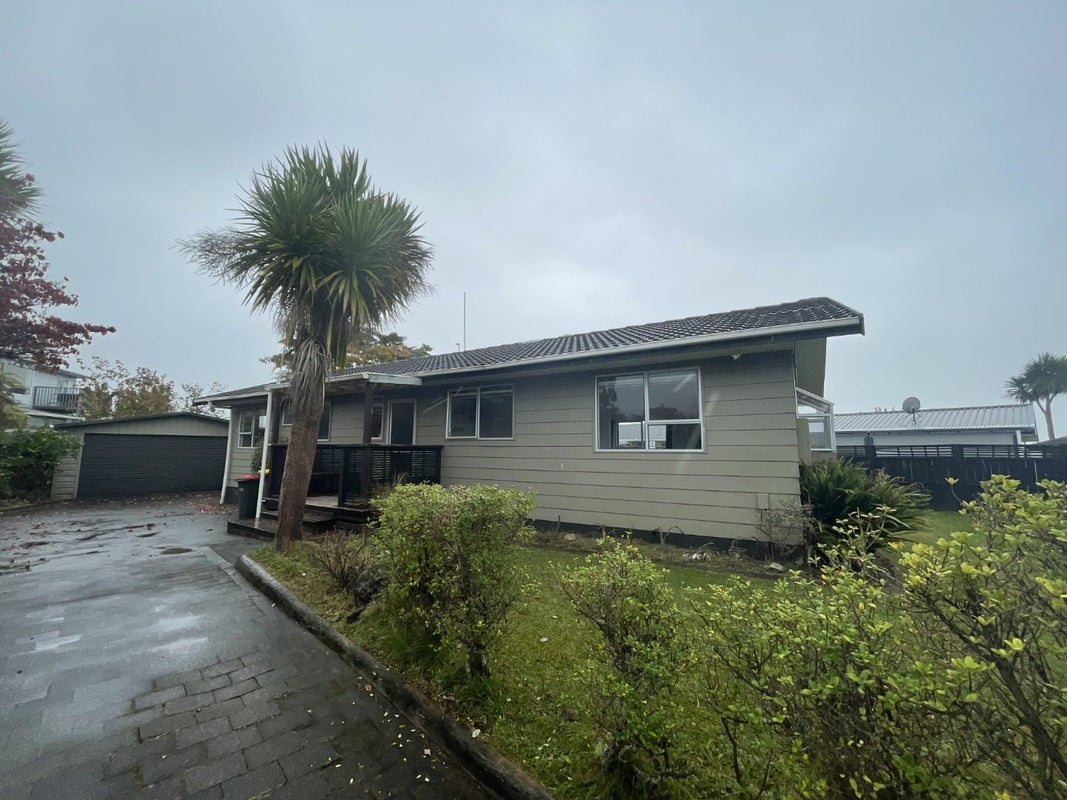 3 Kahurangi Drive, Lynmore, Rotorua - Carousel 1