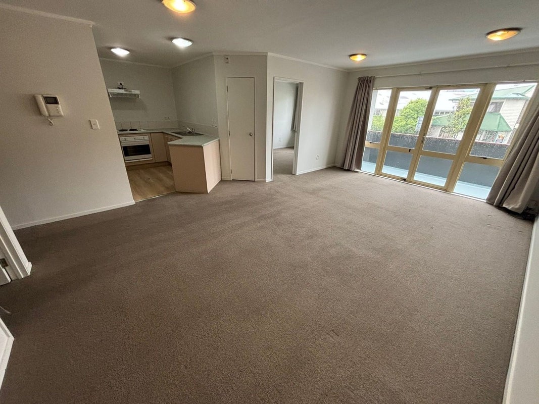 10/39 Mount Eden Road, Eden Terrace, Auckland - Carousel 2