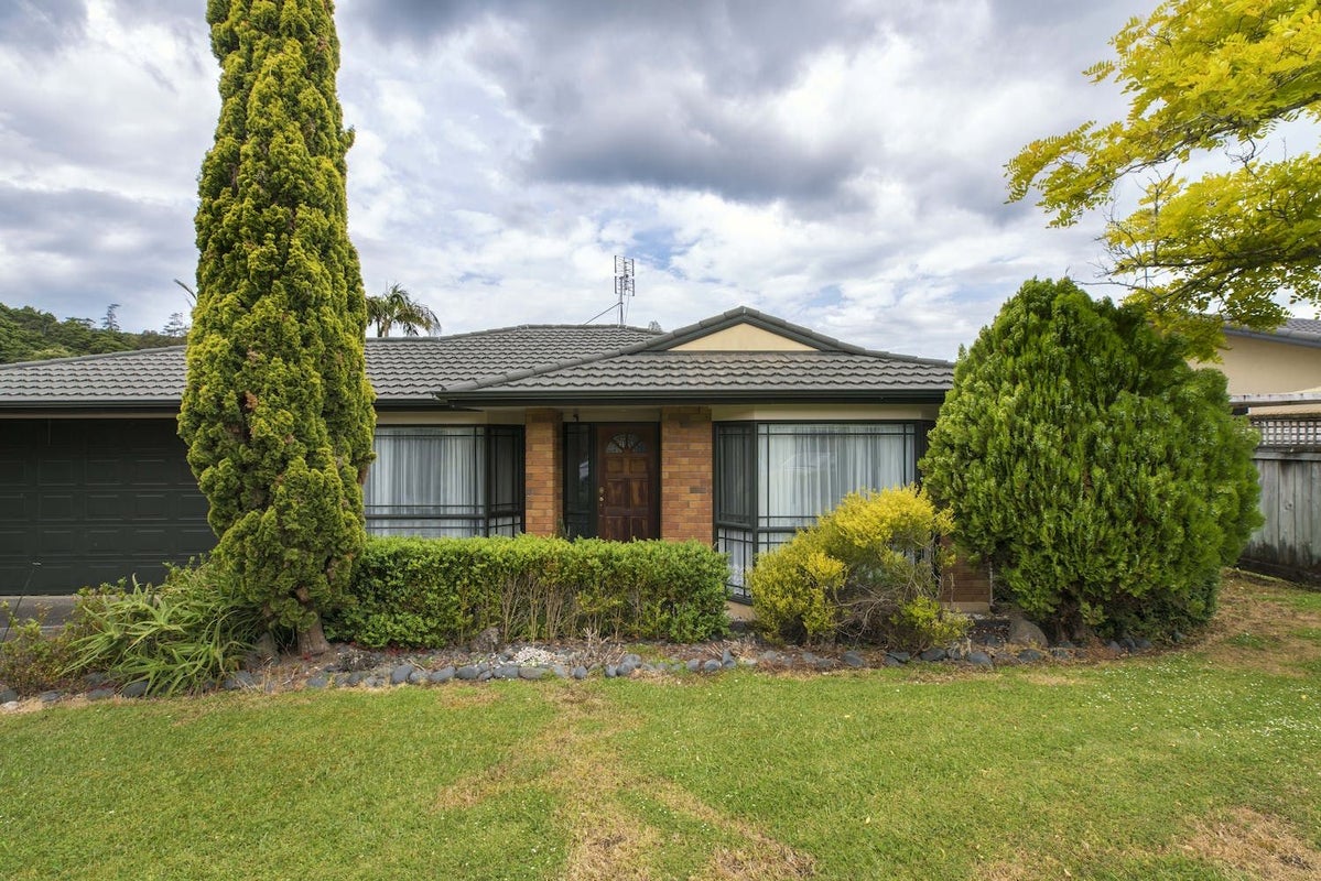 15 Syracuse Place, Albany, Auckland - Carousel 1