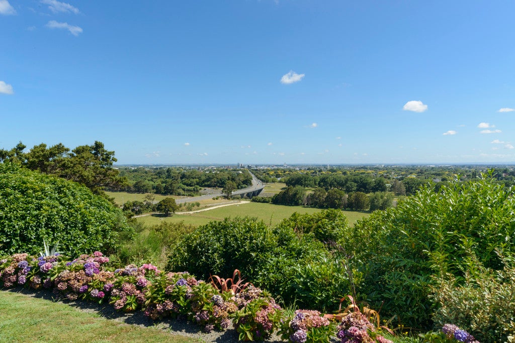 27 The Strand, Fitzherbert, Palmerston North - Carousel 2