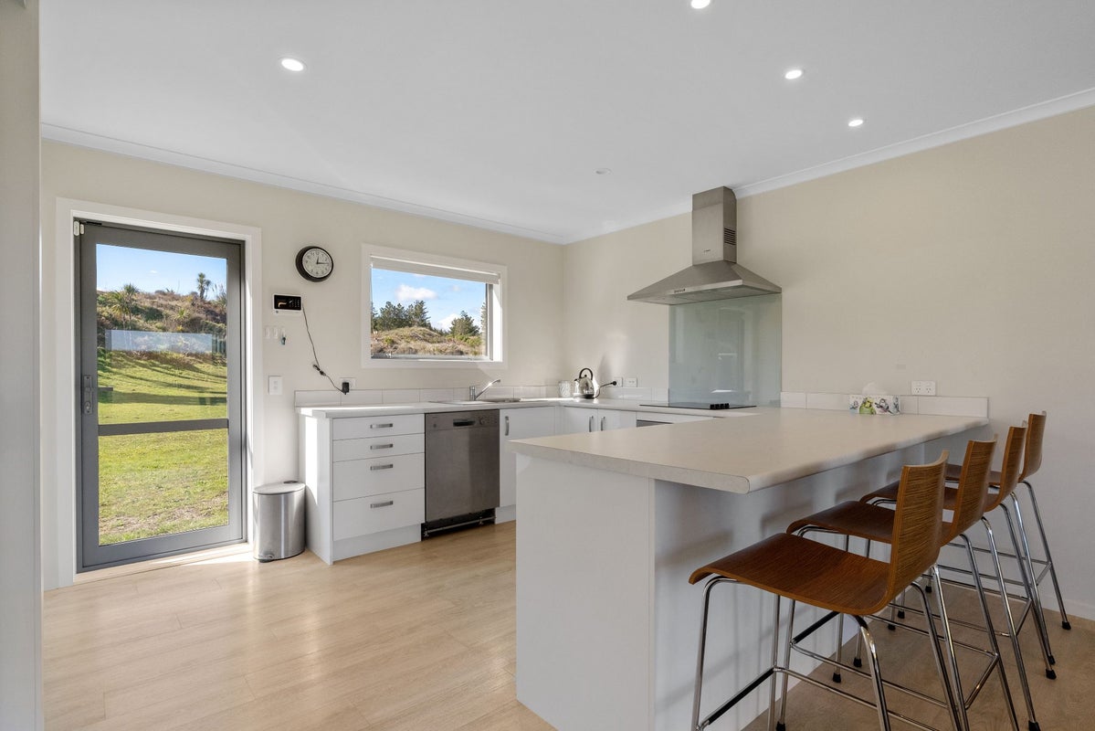 14 Kanuka Drive, Waitarere, Levin - Carousel 2