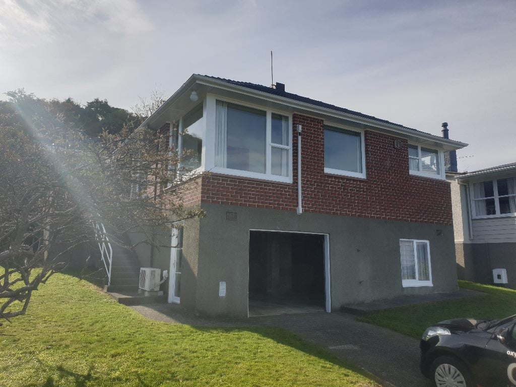 21 Magnolia Grove, Maungaraki, Lower Hutt - Carousel 1