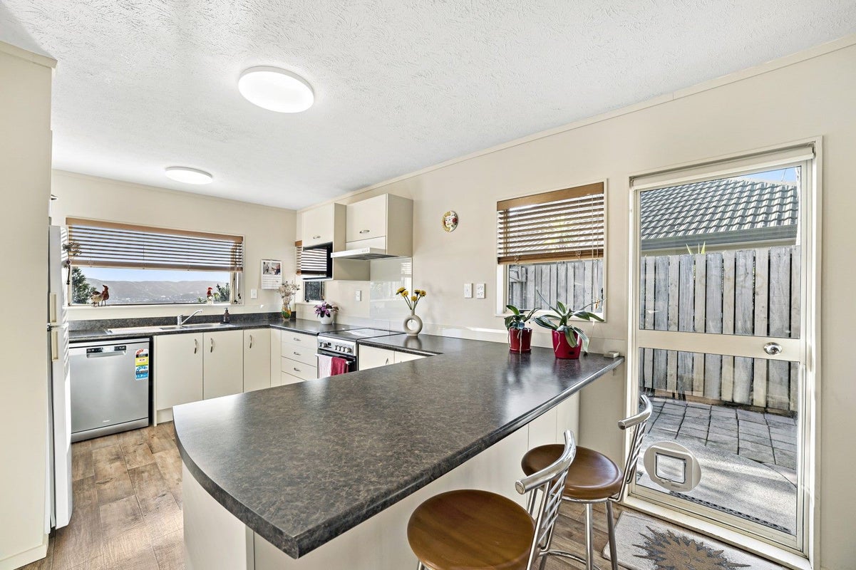 8B Sunningdale Lane, Woodridge, Wellington - Carousel 2