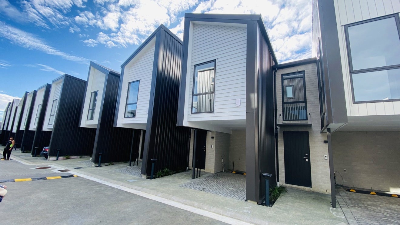 2/32B Westgate Drive, Westgate, Auckland - Carousel 2