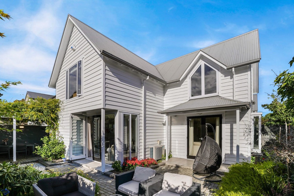 1/34 Aikmans Road, Merivale, Christchurch - Carousel 1