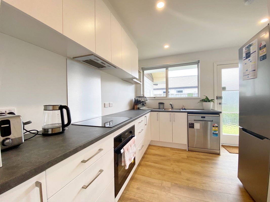 4/11 Cross Street, Phillipstown, Christchurch - Carousel 2