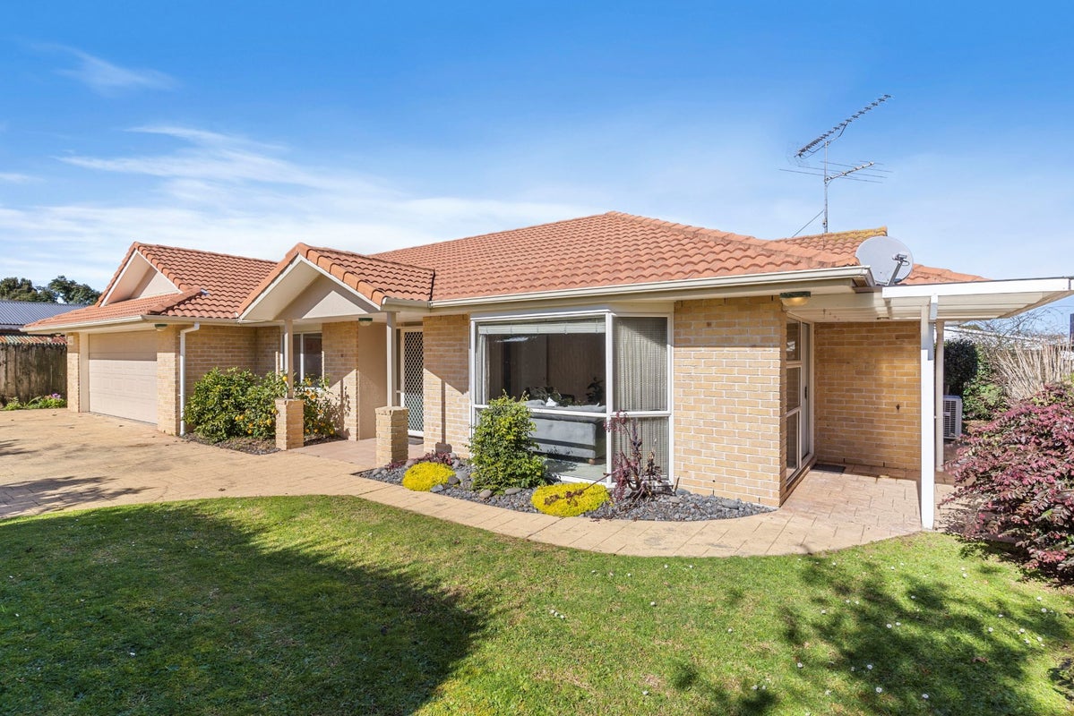 98B Beach Road, Pahurehure, Papakura - Carousel 1