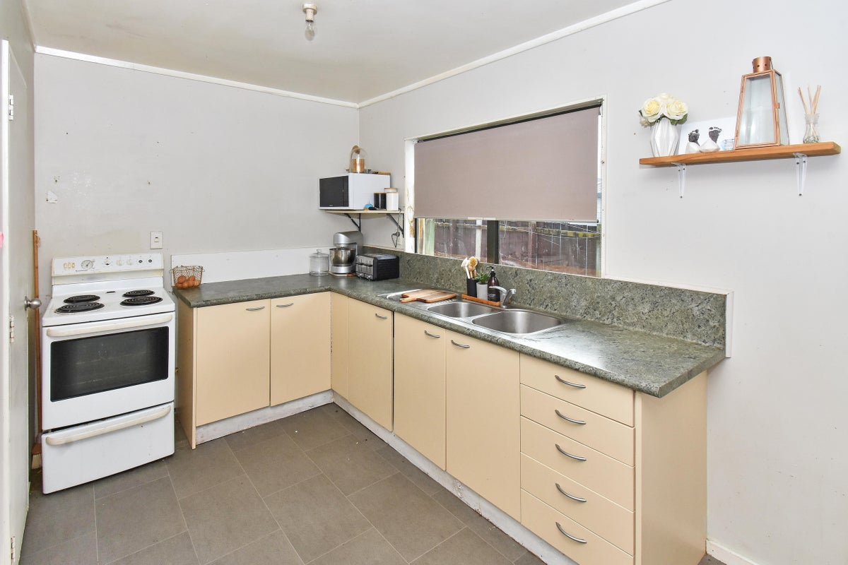 32A Barneys Farm Road, Clendon Park, Auckland - Carousel 2