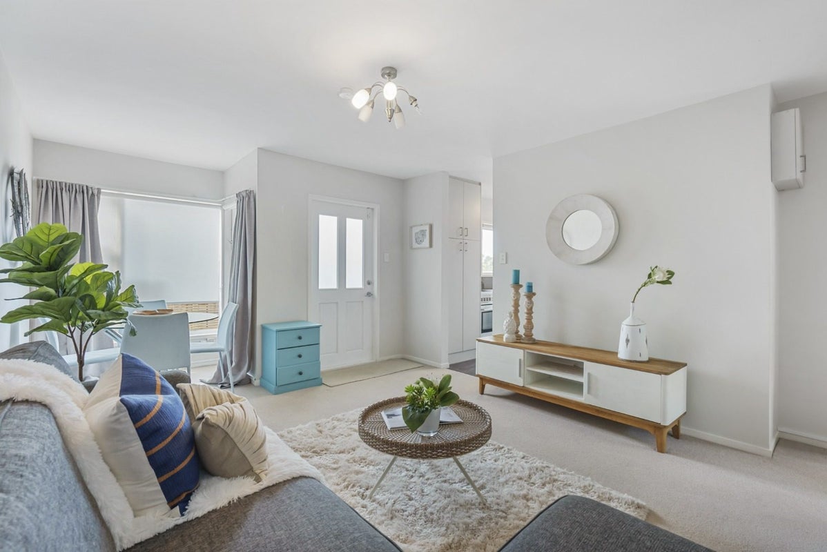 1/70 Gowing Drive, Meadowbank, Auckland - Carousel 1