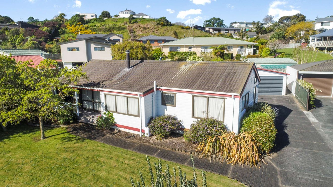 56 Treadwell Street, Springvale, Whanganui - Carousel 1