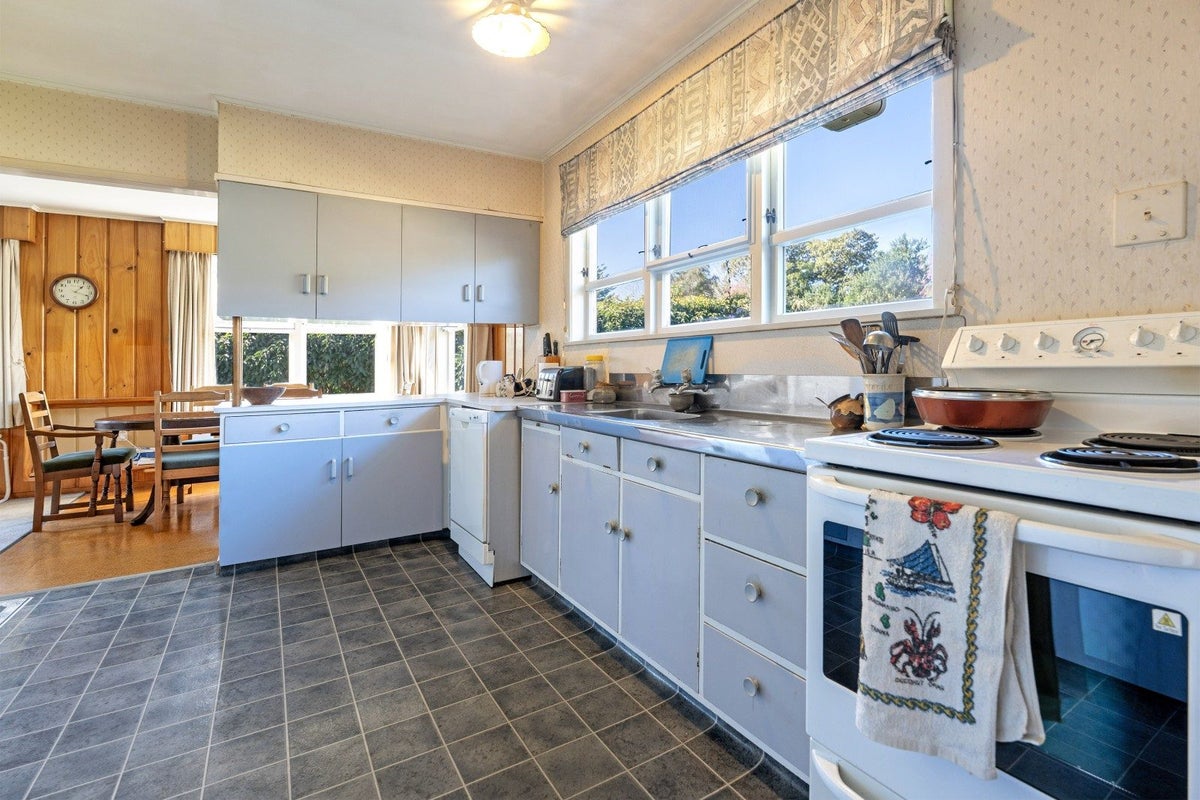 31 Marian Drive, Inner Kaiti, Gisborne - Carousel 2