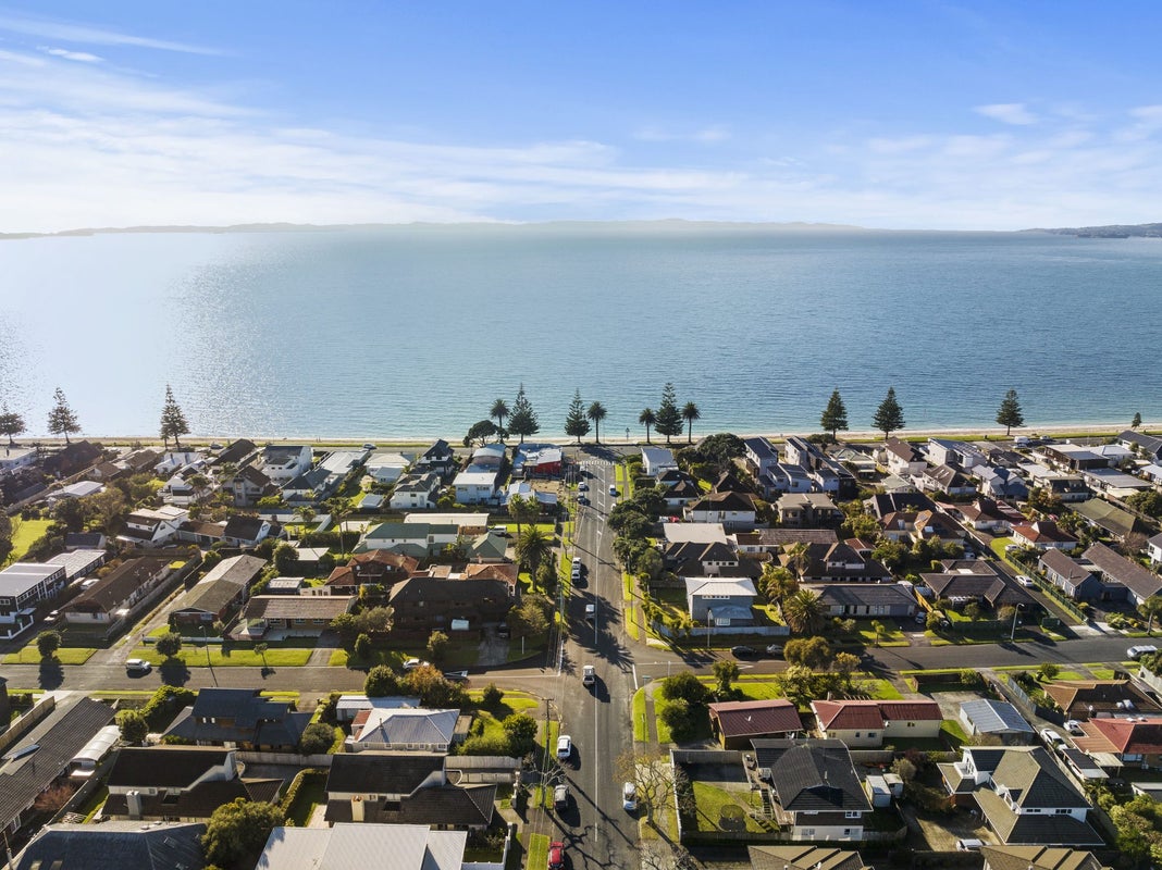 10 Eastern Beach Road, Eastern Beach, Auckland - Carousel 34