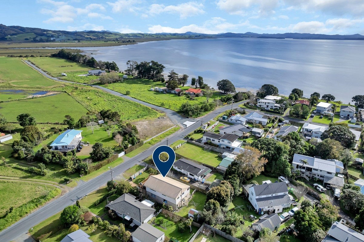 15 Pyle Road West, One Tree Point, Whangarei - Carousel 1