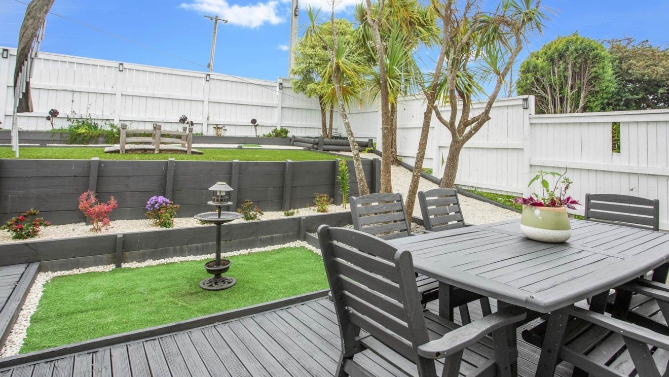 8 Parfitt Street, Mount Roskill, Auckland - Carousel 1