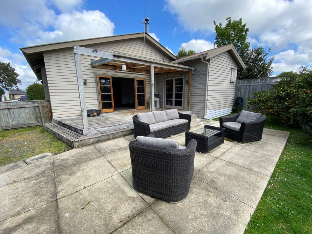 21 Knowles Street, Terrace End, Palmerston North - Carousel 11
