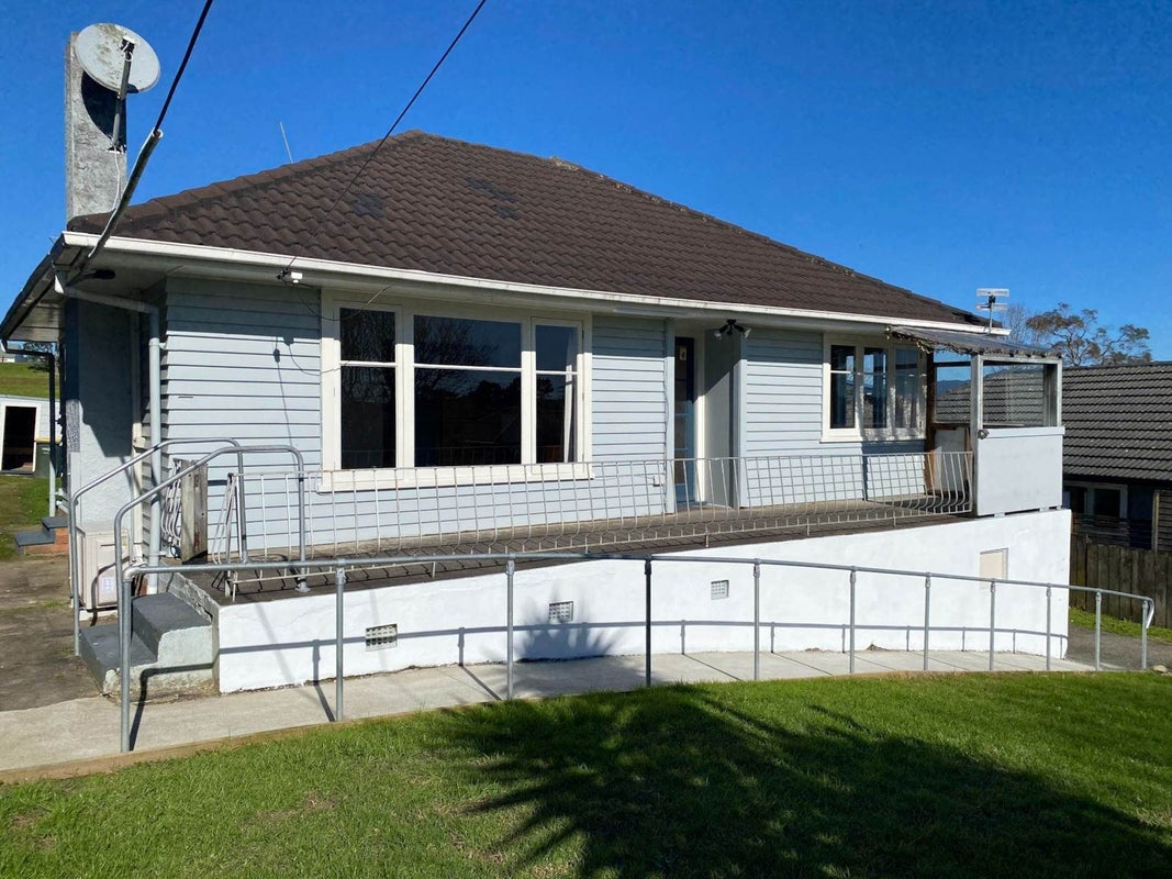 54 Vodanovich Road, Te Atatu South, Auckland - Carousel 2