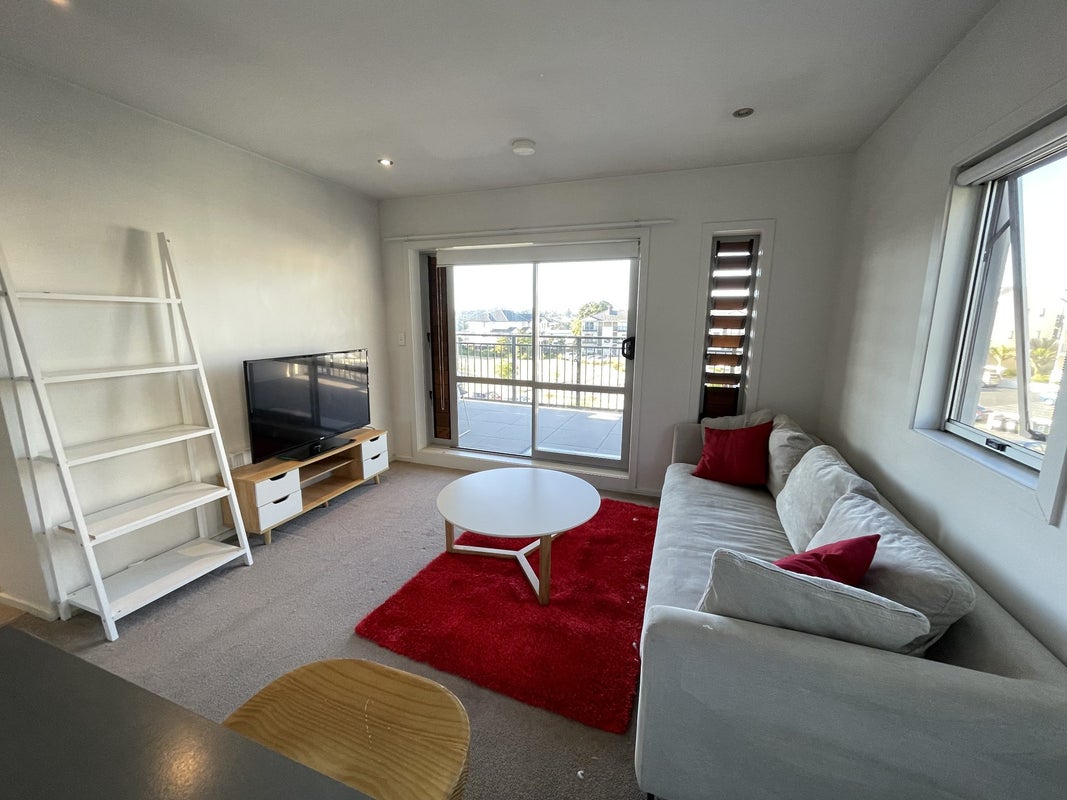 10E/71 Spencer Road, Oteha, Auckland - Carousel 1