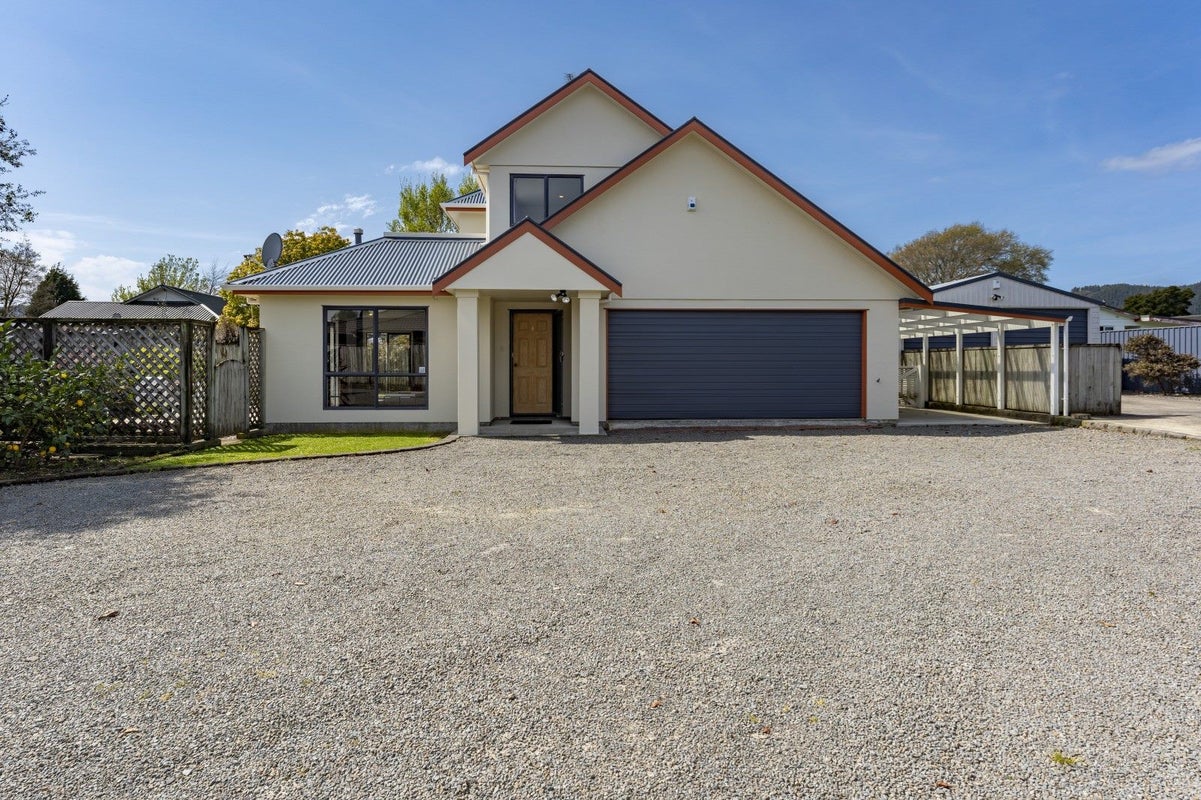 22 Granville Street, Silverstream, Upper Hutt - Carousel 1