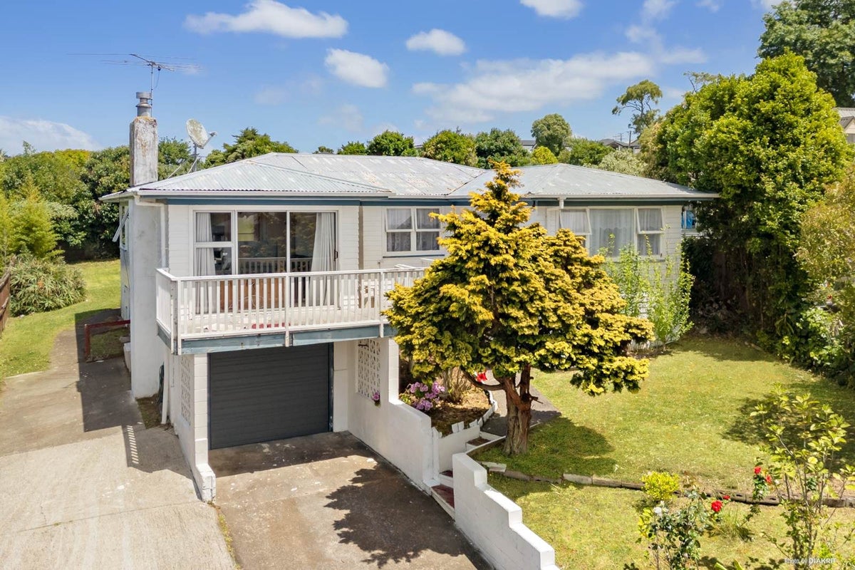 13 Tracey Terrace, Te Atatu South, Auckland - Carousel 7