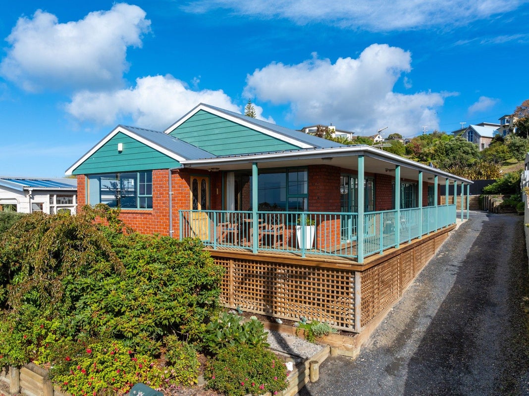 20 Edna Street, Ocean View, Dunedin - Carousel 2