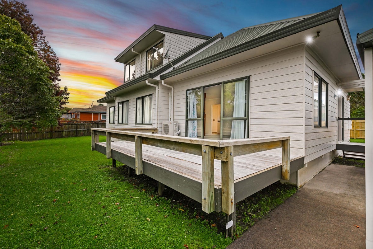 7 Gala Place, Henderson, Auckland - Carousel 2