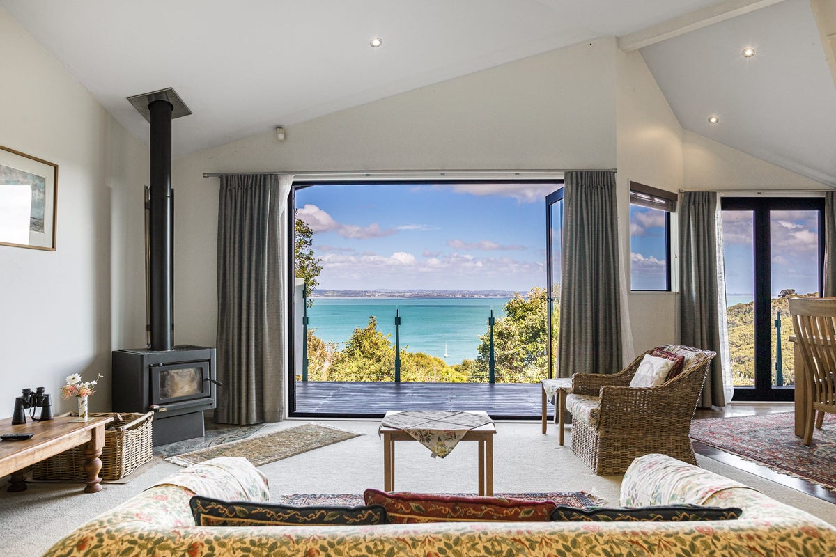 36 Okoka Road, Omiha, Waiheke Island - Carousel 1