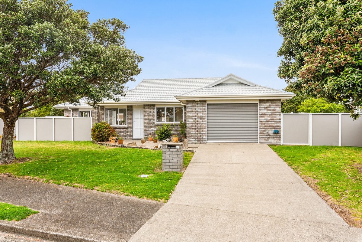 24 Rangiatea Street, Paraparaumu Beach, Paraparaumu - Carousel 1