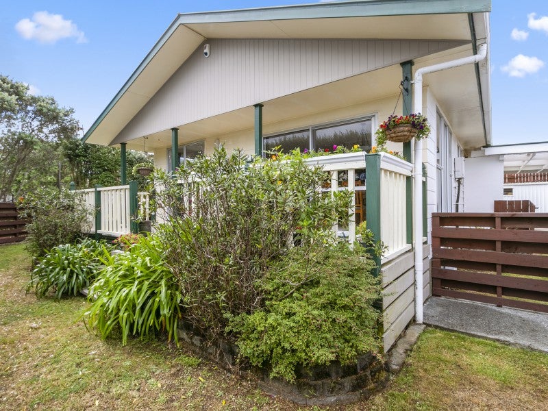 6 Outram Grove, Kelson, Lower Hutt - Carousel 2