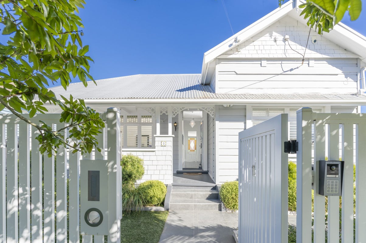 1 Ward Terrace, Sandringham, Auckland - Carousel 1