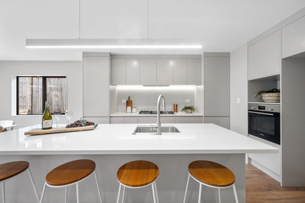 7 De Quincey Terrace, Highland Park, Auckland - Carousel 2