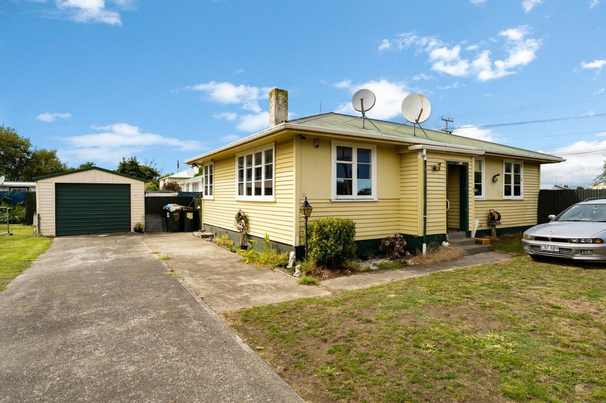 2 Huntly Street, Foxton, Foxton - Carousel 1
