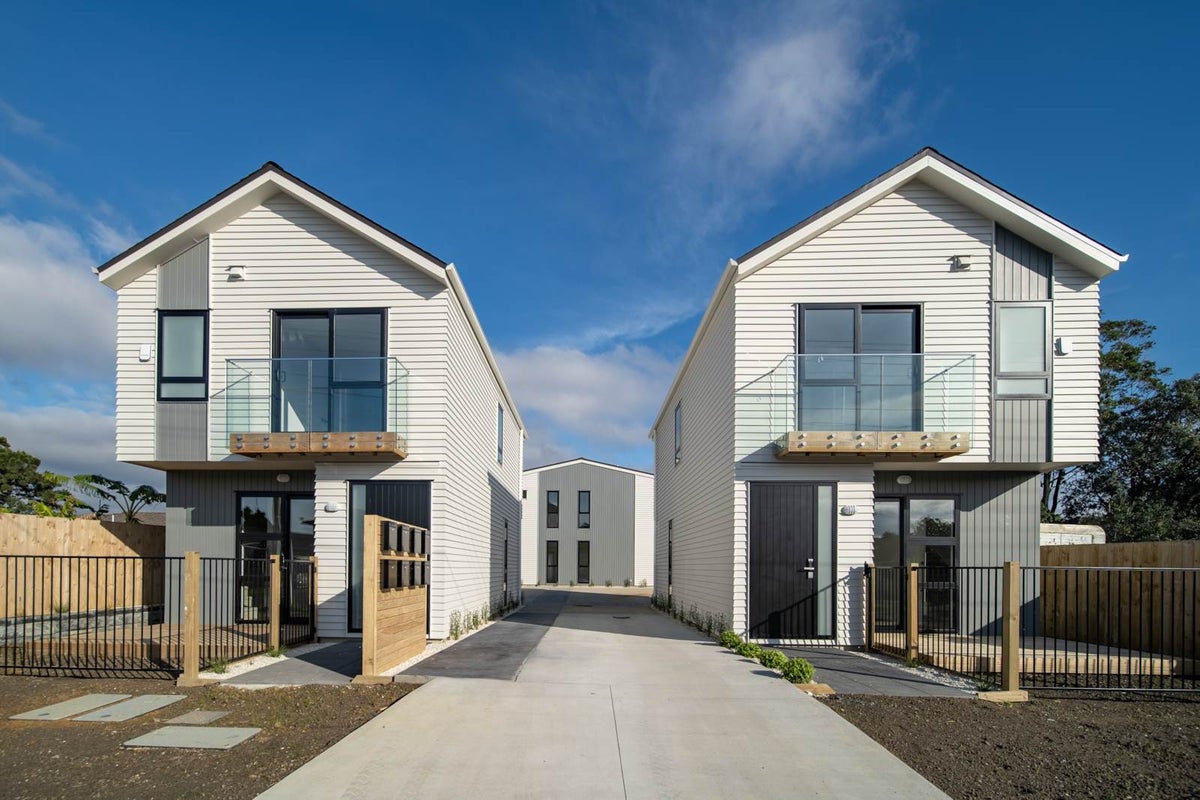 6/4 Bittern Place, Henderson, Auckland - Carousel 1