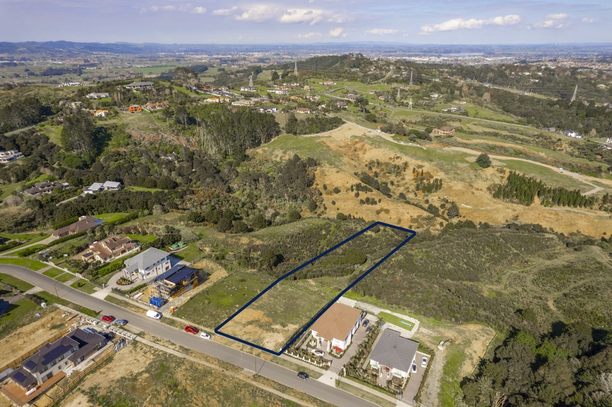 32 Michael Bosher WAY, Flat Bush, Auckland - Carousel 1