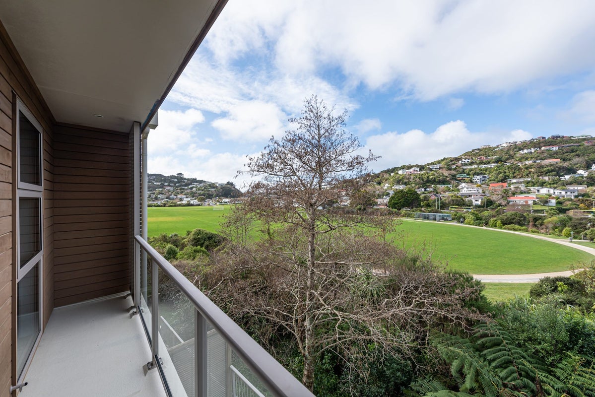 2/36 Makara Road, Karori, Wellington - Carousel 2