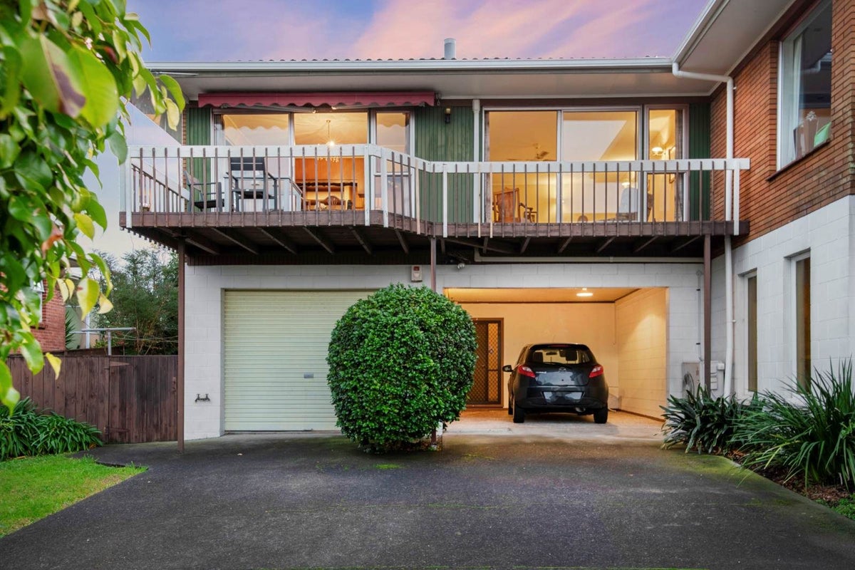 3/64 Church Street, Northcote Point, Auckland - Carousel 1