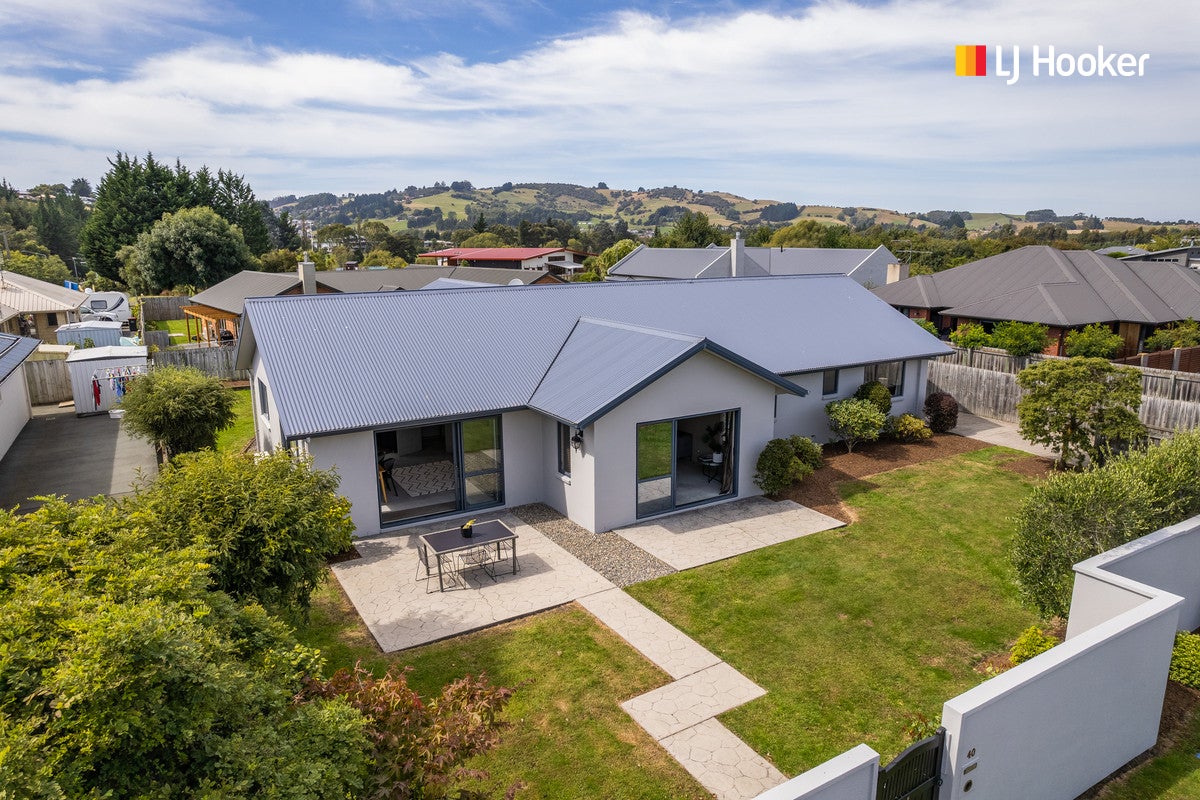 40 Sunninghurst Drive, Fairfield, Dunedin - Carousel 1